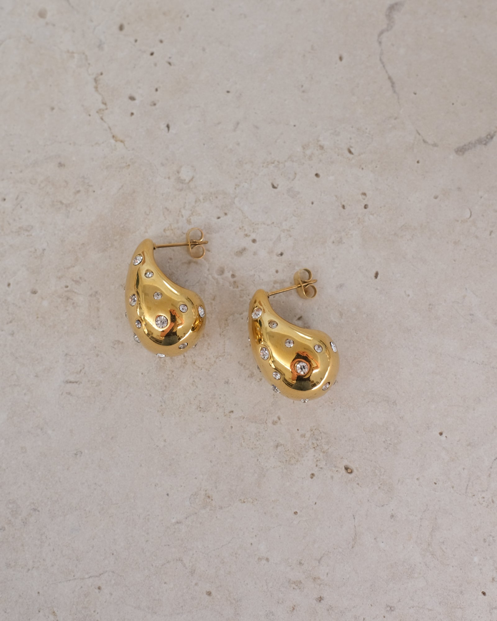 MUKTANK×SUN HUNTER Iris Petal Earrings