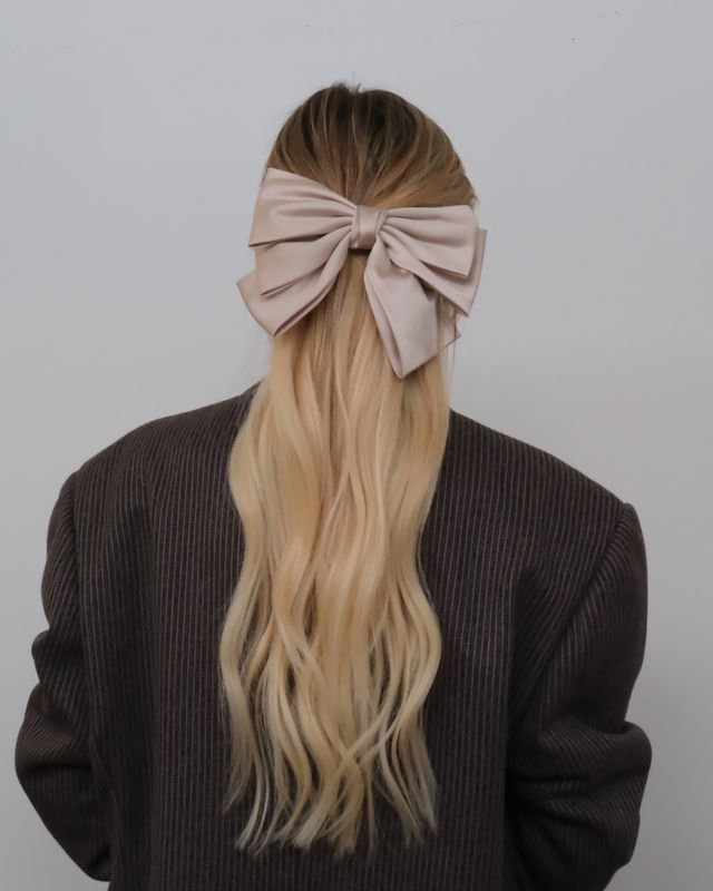 Nelly Bow Hair Clip - Nude